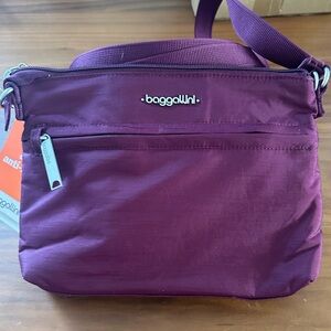 Baggallini anti theft handbag